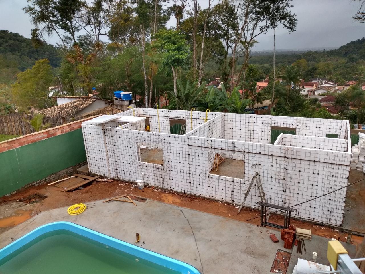 construtora em eps sistema monolitico